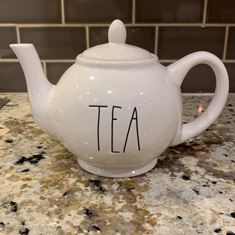 Rae Dunn tea pot